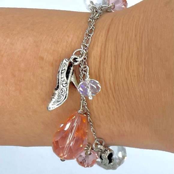 NWT DOUBLE STRAND CHARM BRACELET IN TONES OF BLUSH ROSÉ CRYSTALS & SILVER SHOES - Picture 12 of 16